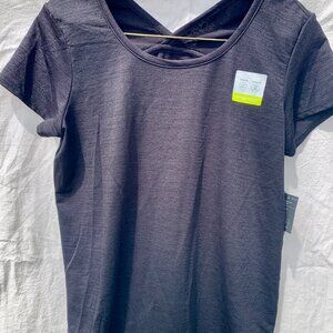 3.	NEW Eddie Bauer Size M Short sleeve t-shirt